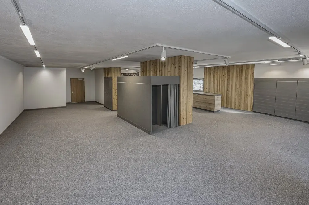 KITZIMMO-Großzügige Geschäftsfläche mitten im Dorfzentrum mieten - Immobilien Ellmau.