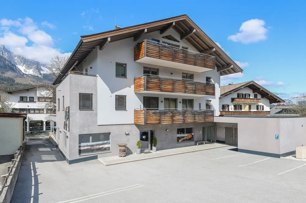 KITZIMMO-Großzügige Geschäftsfläche mitten im Dorfzentrum mieten - Immobilien Ellmau.