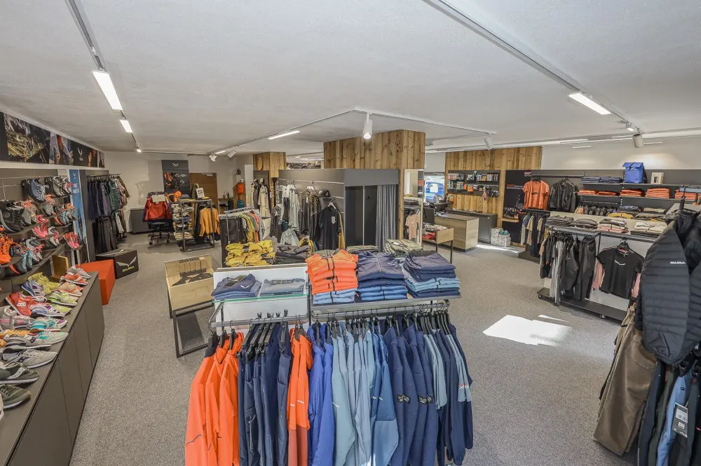 KITZIMMO-Großzügige Geschäftsfläche mitten im Dorfzentrum mieten - Immobilien Ellmau.