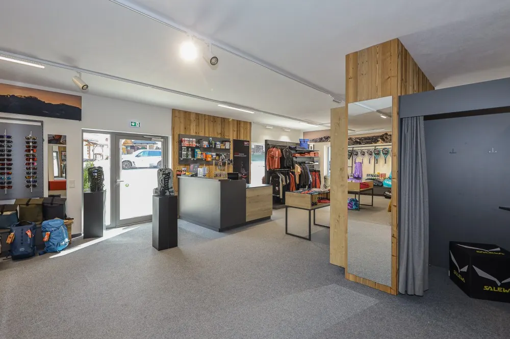 KITZIMMO-Großzügige Geschäftsfläche mitten im Dorfzentrum mieten - Immobilien Ellmau.