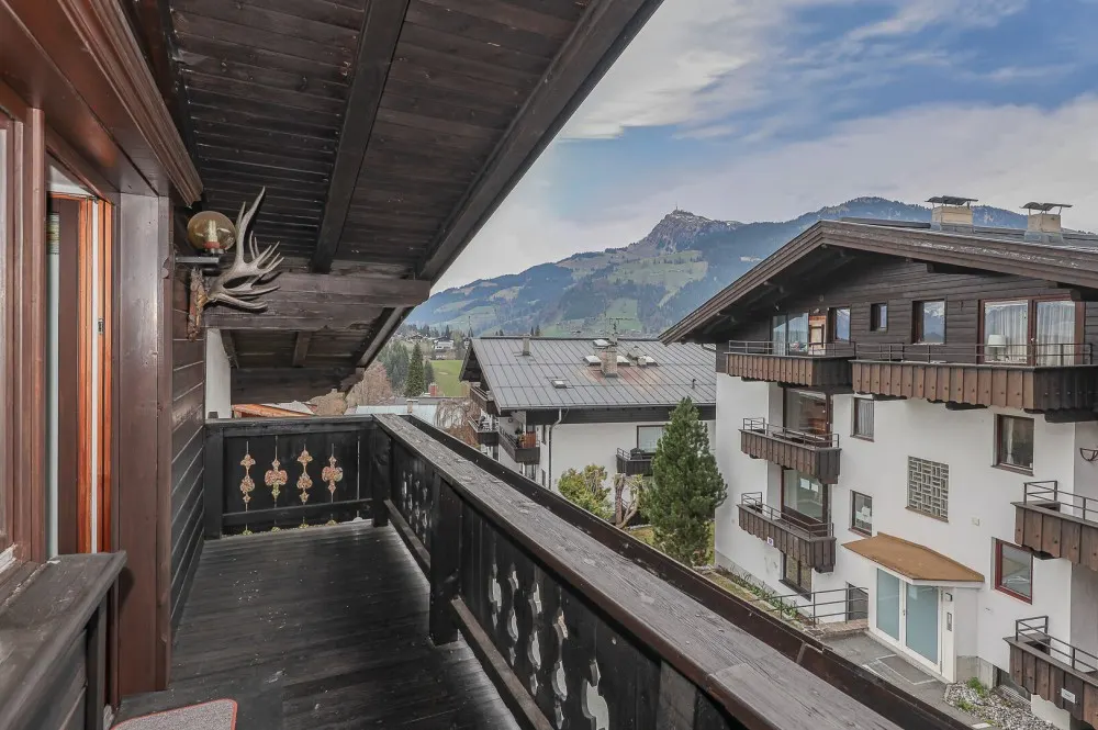 KITZIMMO-Einfamilienhaus am Fuße des Hahnenkamm an der Skipiste mieten - Immobilien Kitzbühel.