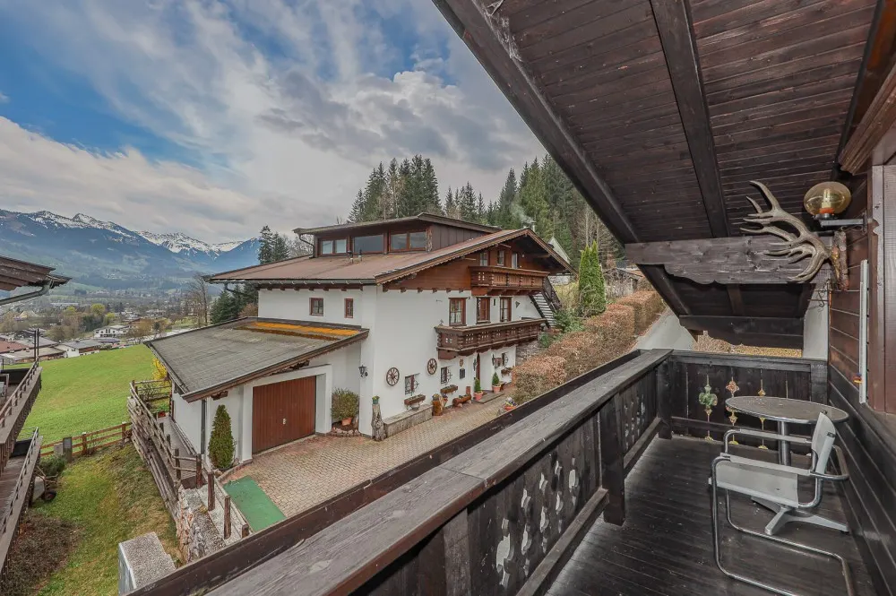 KITZIMMO-Einfamilienhaus am Fuße des Hahnenkamm an der Skipiste mieten - Immobilien Kitzbühel.