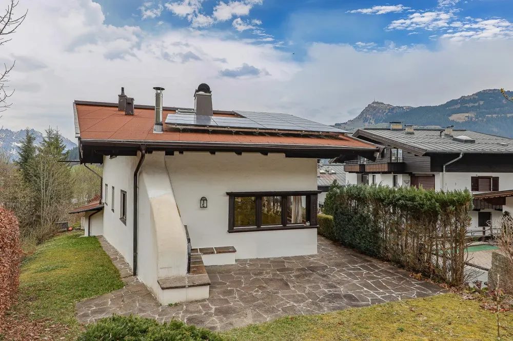 KITZIMMO-Einfamilienhaus am Fuße des Hahnenkamm an der Skipiste mieten - Immobilien Kitzbühel.