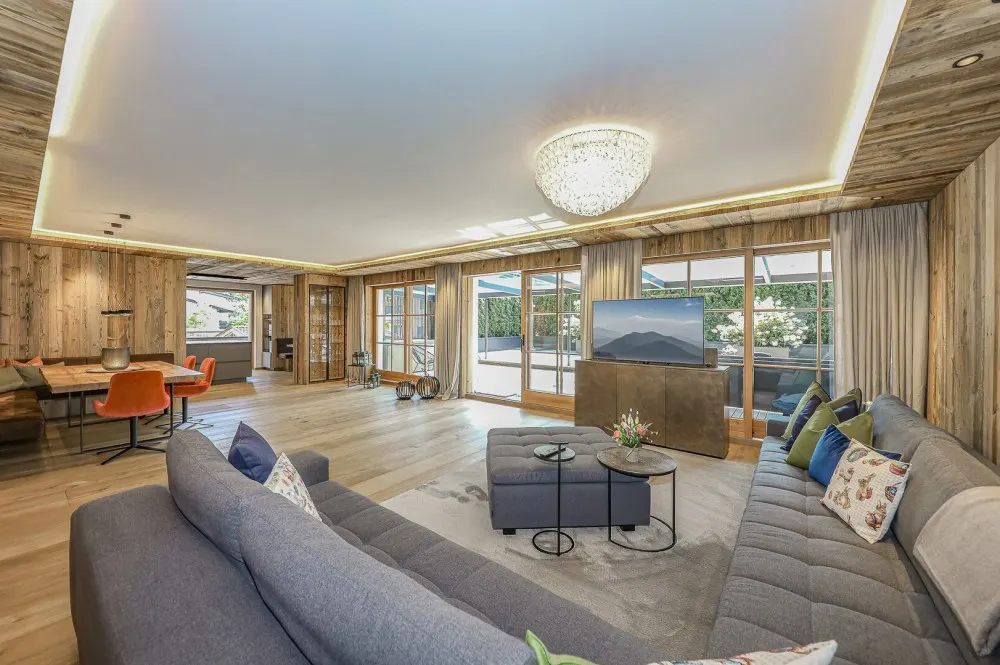 KITZIMMO-Luxuswohnung mit Pool in zentraler Toplage - Immobilien Kitzbühel.-4-7