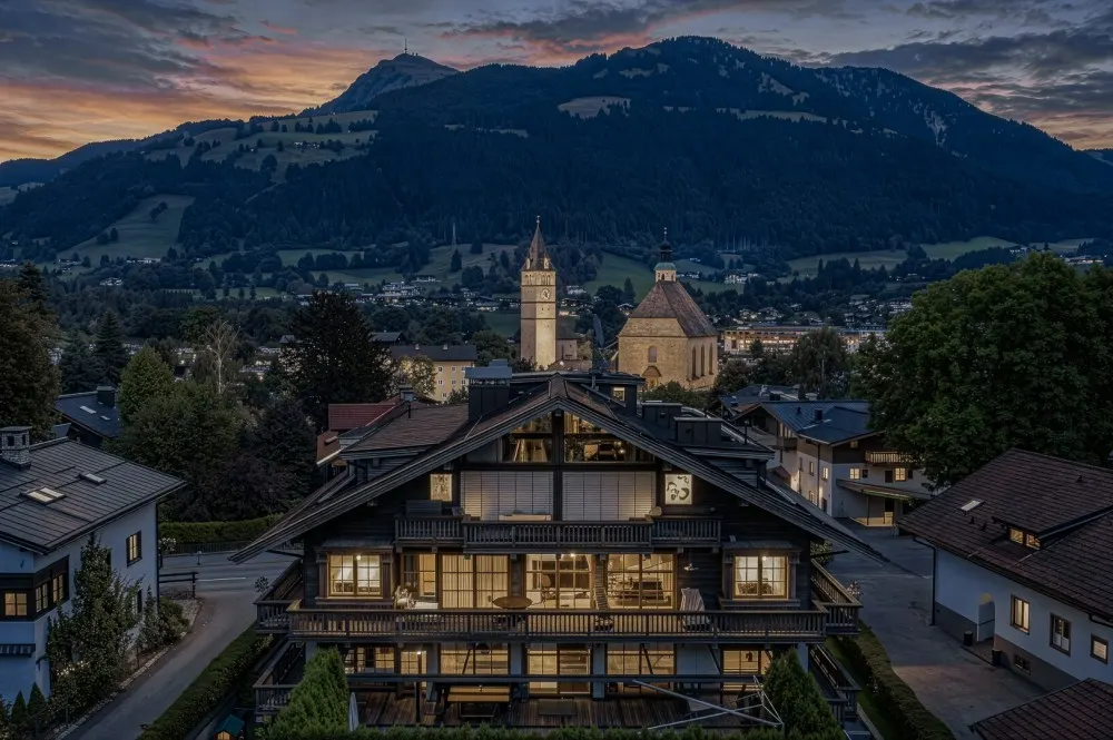 KITZIMMO-Luxuswohnung mit Pool in zentraler Toplage - Immobilien Kitzbühel.-4-37