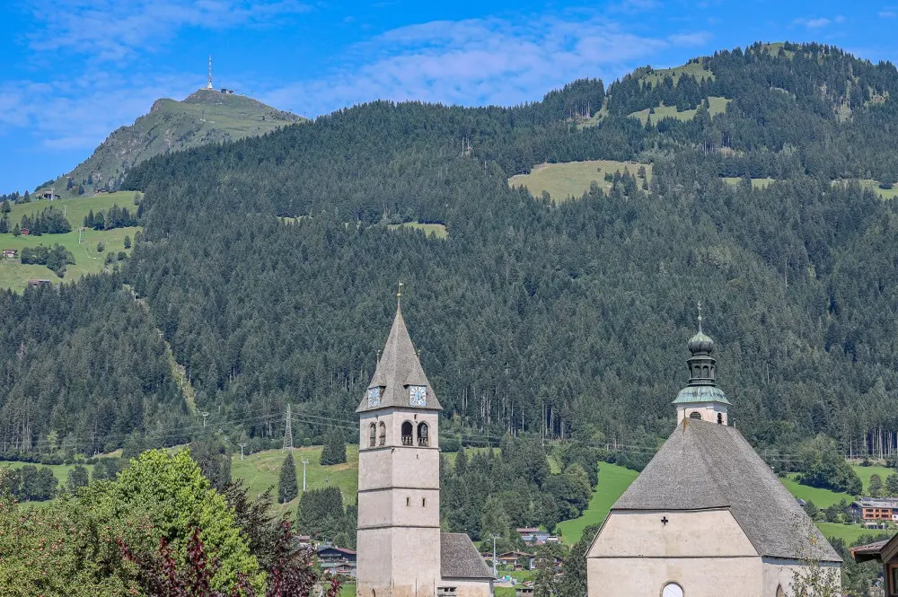 KITZIMMO-Luxuswohnung mit Pool in zentraler Toplage - Immobilien Kitzbühel.-4-27