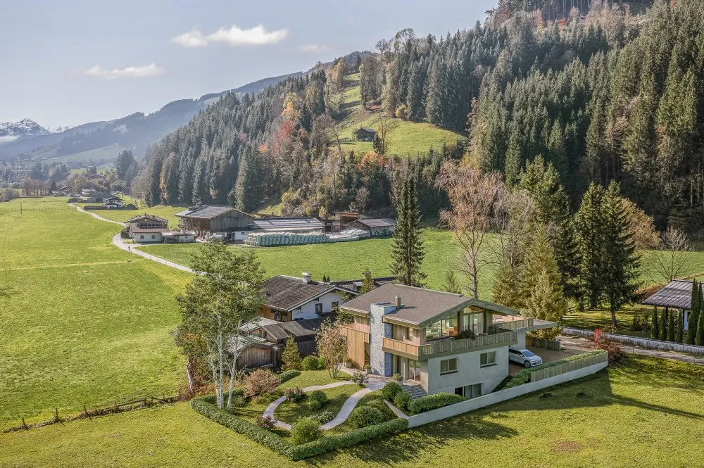KITZIMMO-Neubauvilla in sonniger Ruhelage mit Bergblick - Immobilien Aurach.
