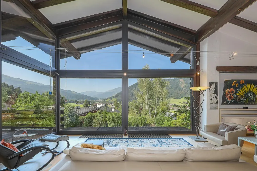 KITZIMMO-Chalet Landhausvilla in Toplage kaufen - Immobilien Reith bei Kitzbühel.