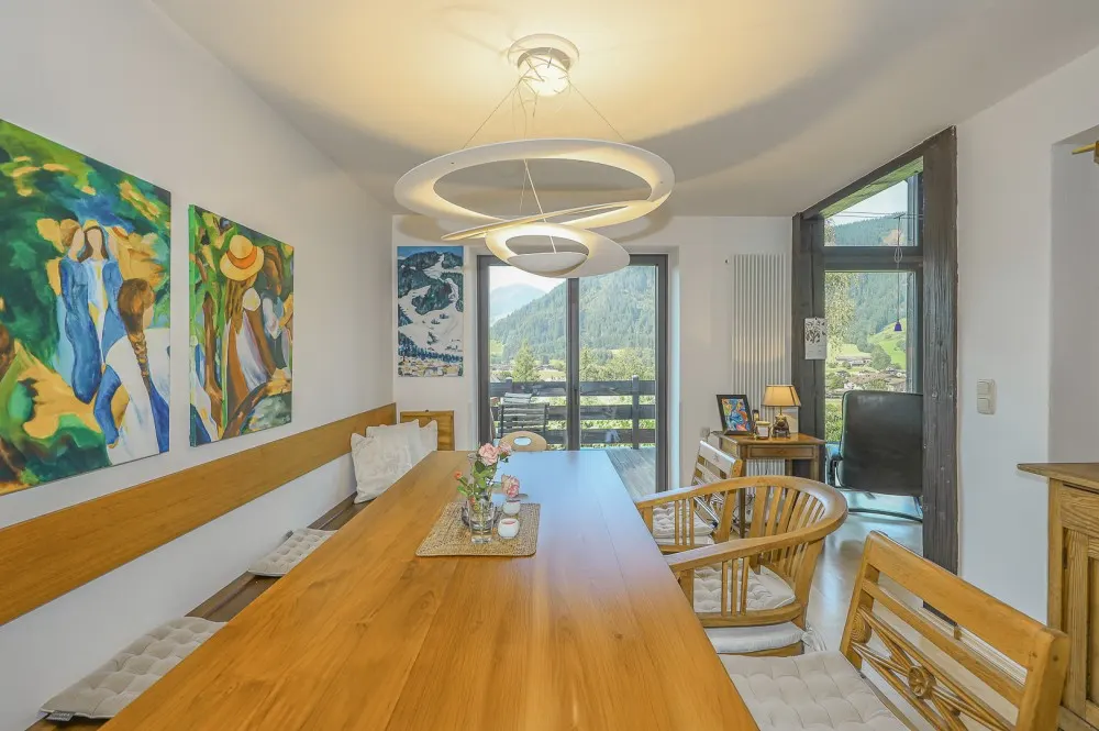 KITZIMMO-Chalet Landhausvilla in Toplage kaufen - Immobilien Reith bei Kitzbühel.