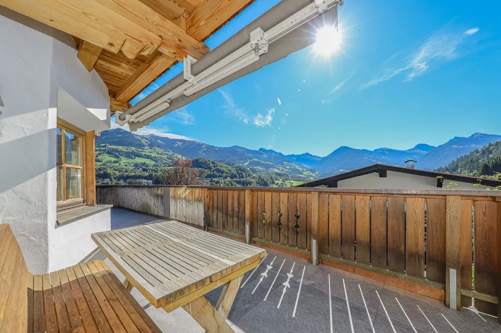 KITZIMMO-Exklusives Landhaus in traumhafter & unverbaubarer Aussichtslage - Immobilien Kitzbühel.-18