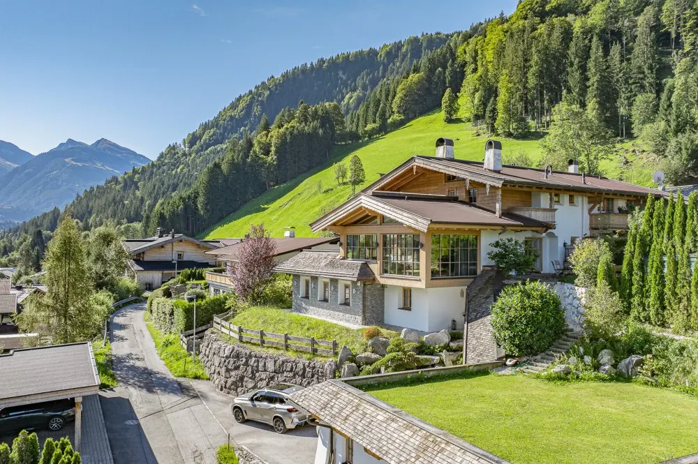 KITZIMMO-Exklusives Landhaus in traumhafter & unverbaubarer Aussichtslage - Immobilien Kitzbühel.-2
