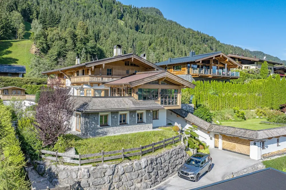 KITZIMMO-Exklusives Landhaus in traumhafter & unverbaubarer Aussichtslage - Immobilien Kitzbühel.-3