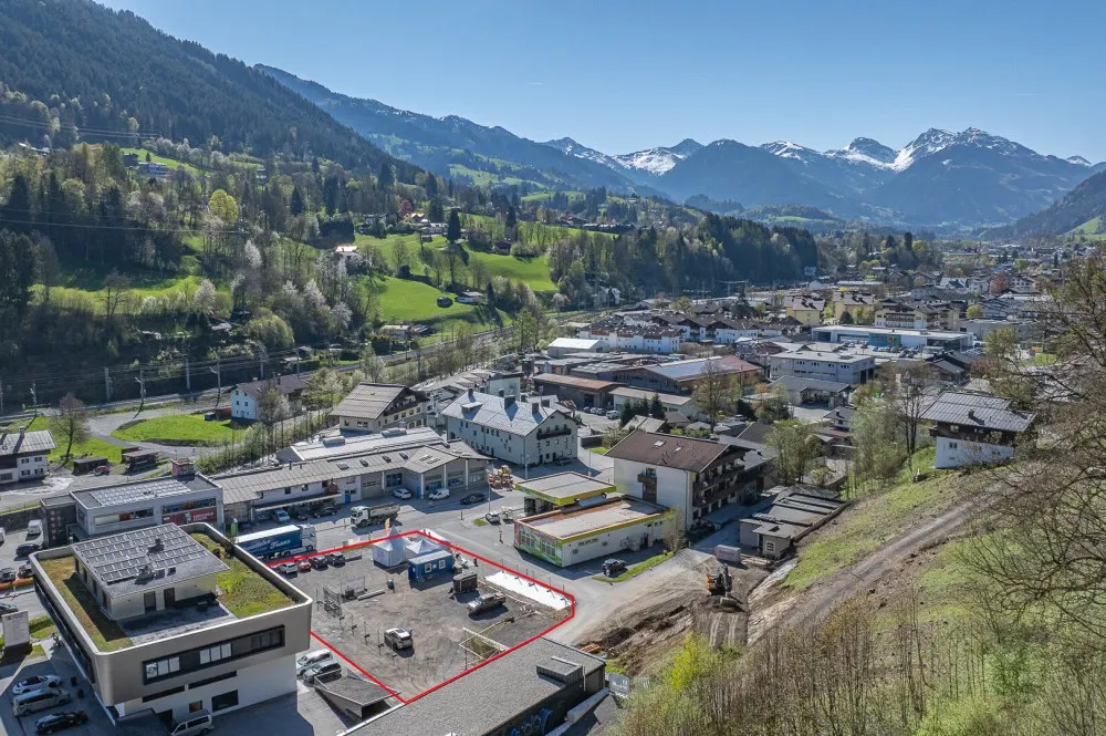 KITZIMMO-Gewerbegrundstück in Toplage direkt an der Ortsdurchfahrtsstraße - Kitzbühel.