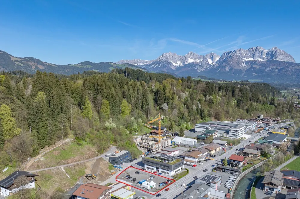KITZIMMO-Gewerbegrundstück in Toplage direkt an der Ortsdurchfahrtsstraße - Kitzbühel.