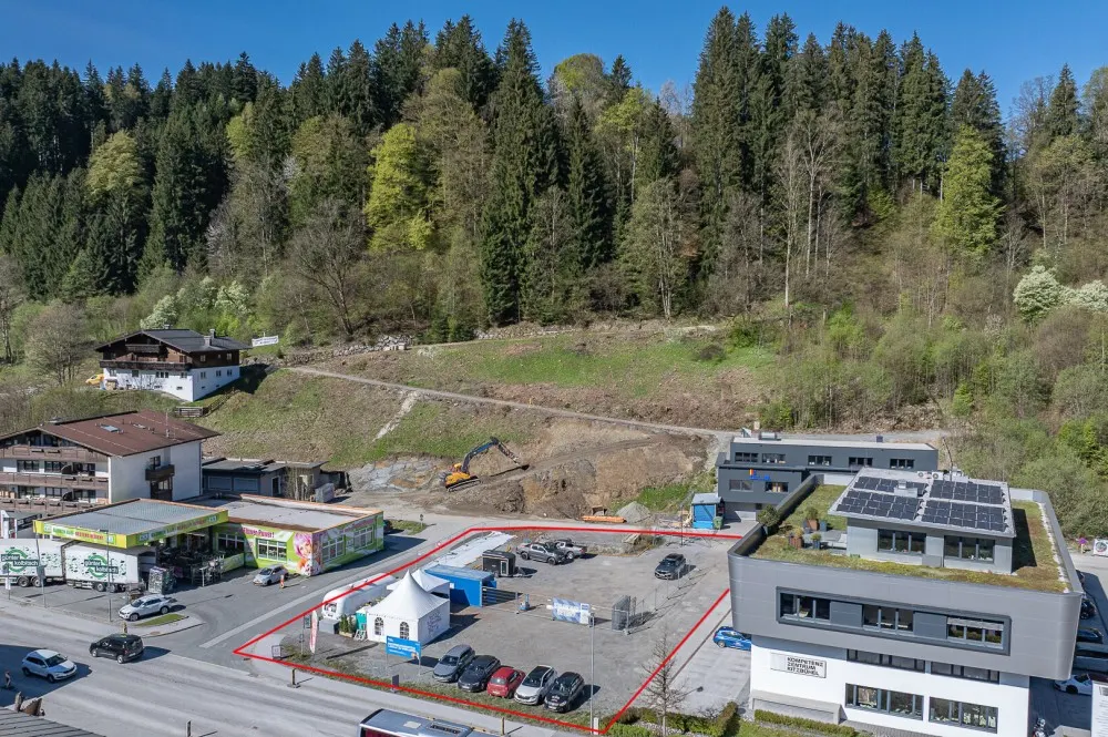 KITZIMMO-Gewerbegrundstück in Toplage direkt an der Ortsdurchfahrtsstraße - Kitzbühel.