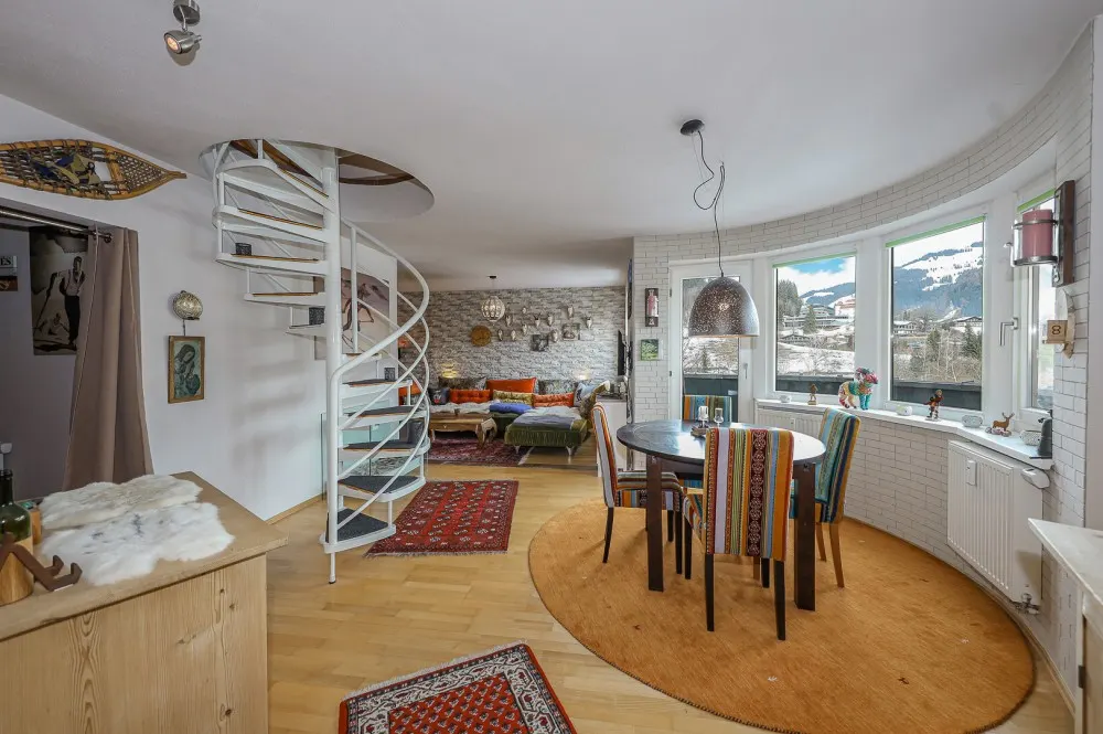 KITZIMMO-Dachgeschosswohnung mit traumhaftem Ausblick - Immobilien Kitzbühel.