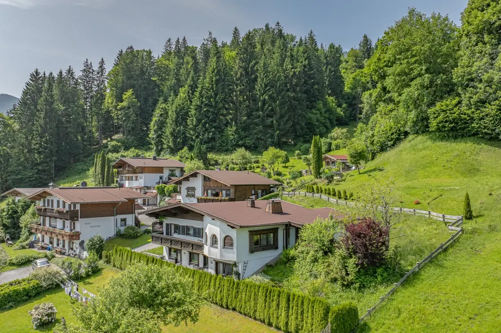 KITZIMMO-Grundstück in Toplage mit Baugenehmigung für 2 Luxusvillen kaufen - Immobilien Ellmau.