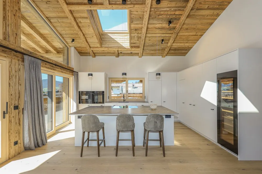 KITZIMMO-Luxuspenthouse sonniger Toplage mit Panorama-Ausblick - Immobilien Brixen.