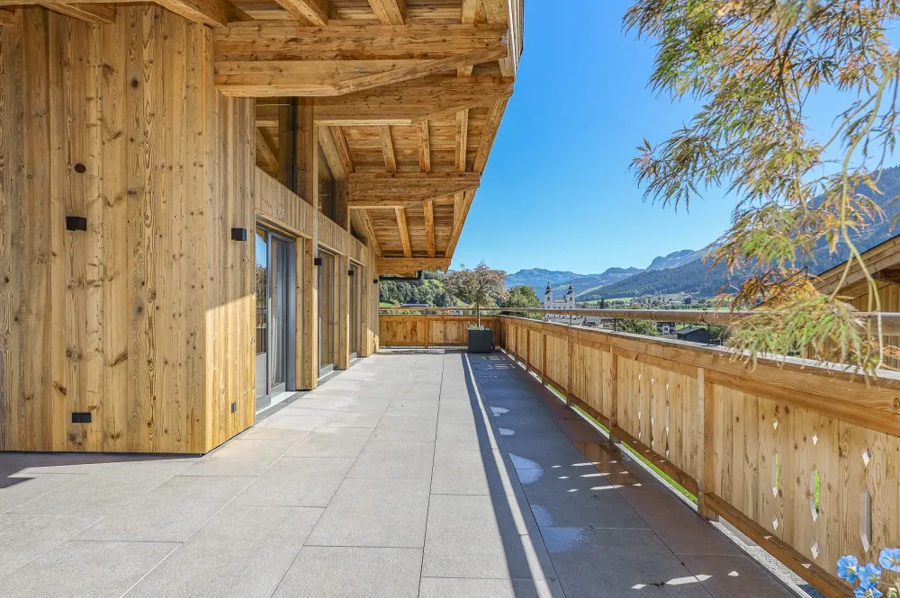 KITZIMMO-Luxuspenthouse sonniger Toplage mit Panorama-Ausblick - Immobilien Brixen.