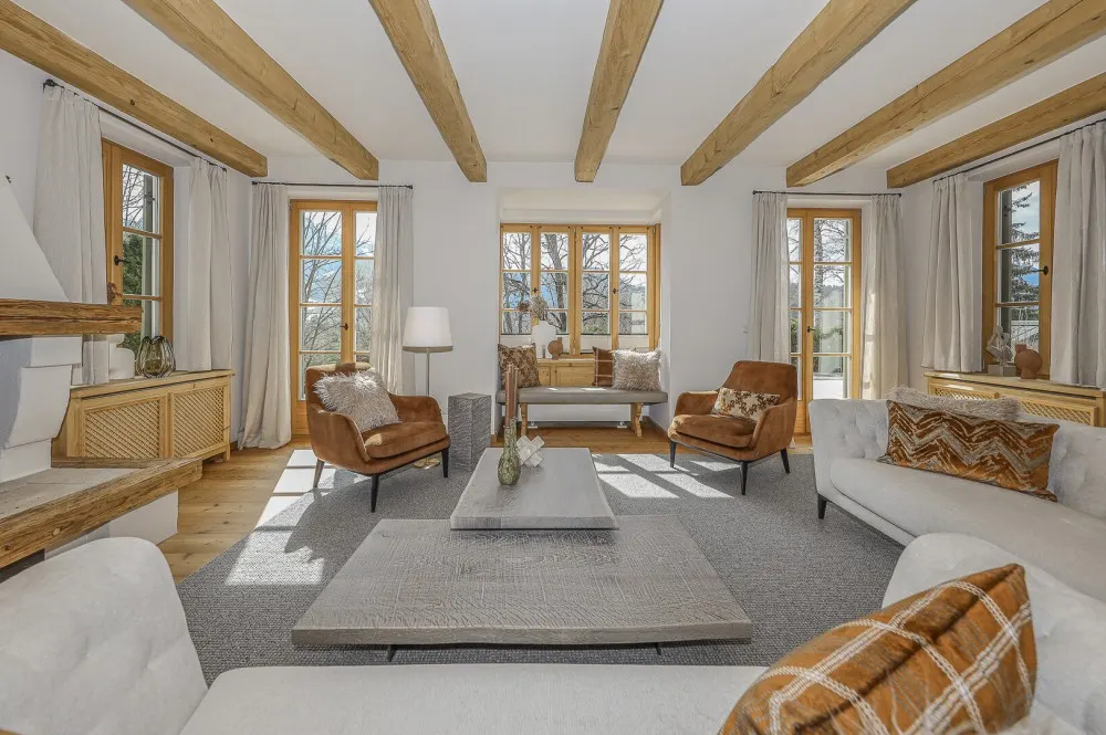 KITZIMMO-Exklusives Landhaus mit Pool in bester Lage - Immobilien Kitzbühel.-2