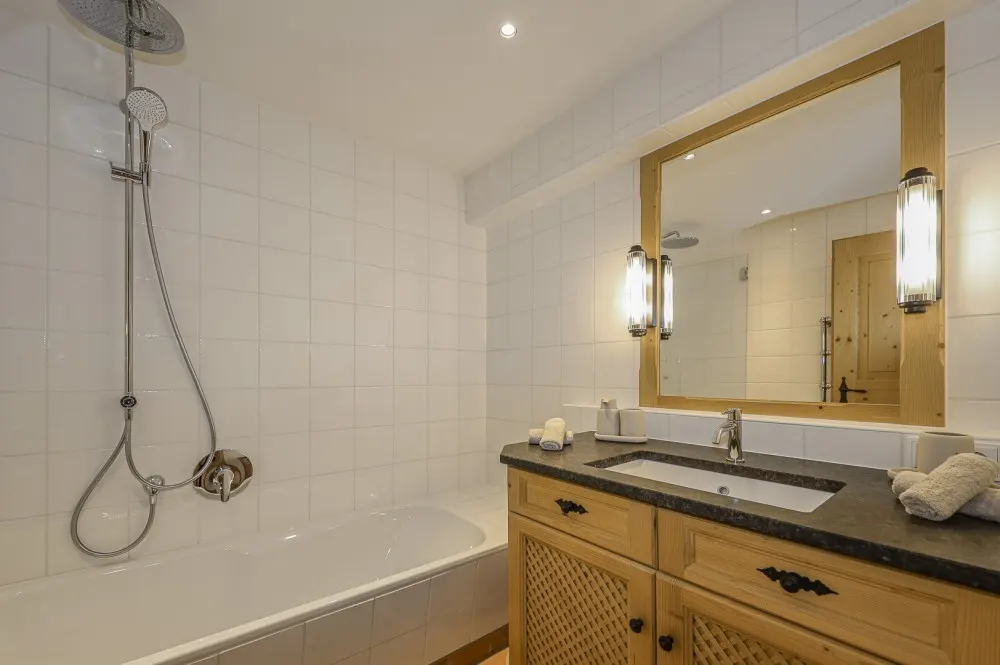 KITZIMMO-Exklusives Landhaus mit Pool in bester Lage - Immobilien Kitzbühel.-23