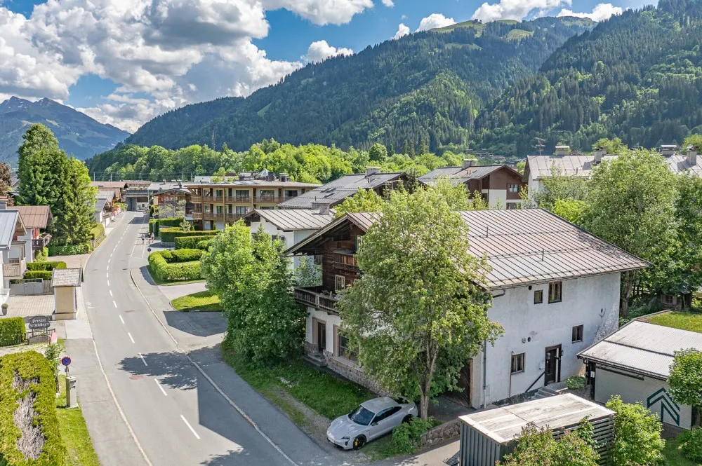 KITZIMMO-Stadthaus im Zentrum mit großem Potenzial kaufen - Immobilien Kitzbühel.
