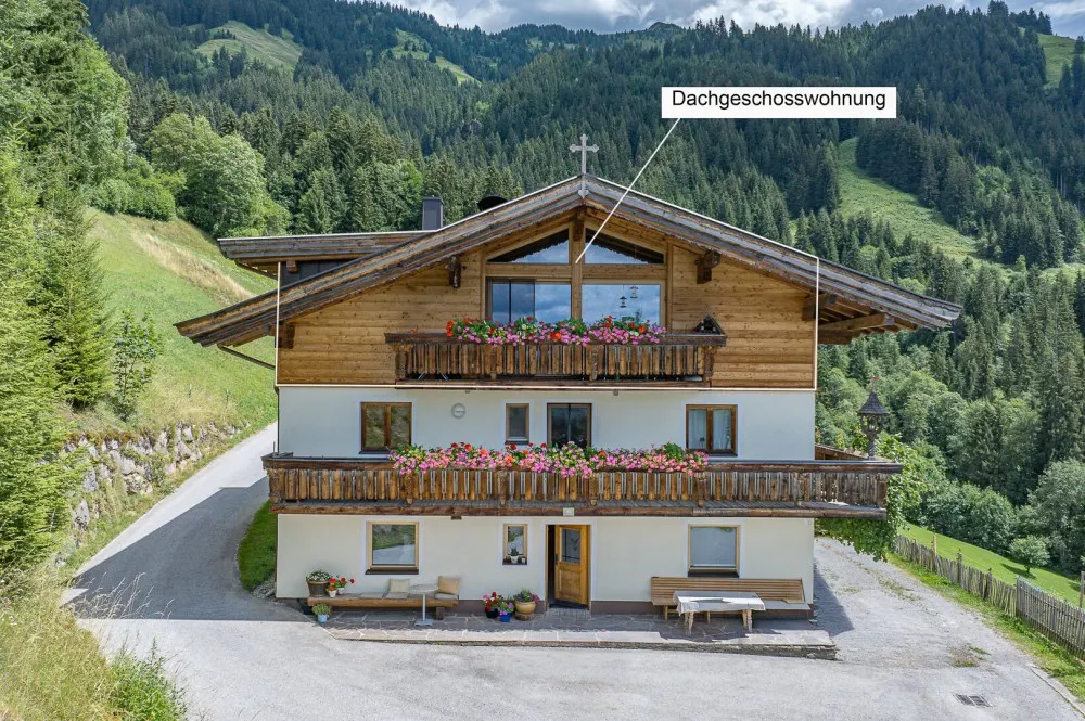 KITZIMMO-Penthouse mit Freizeitwohnsitz in einem Bauernhaus in Alleinlage - Immobilien Westendorf.