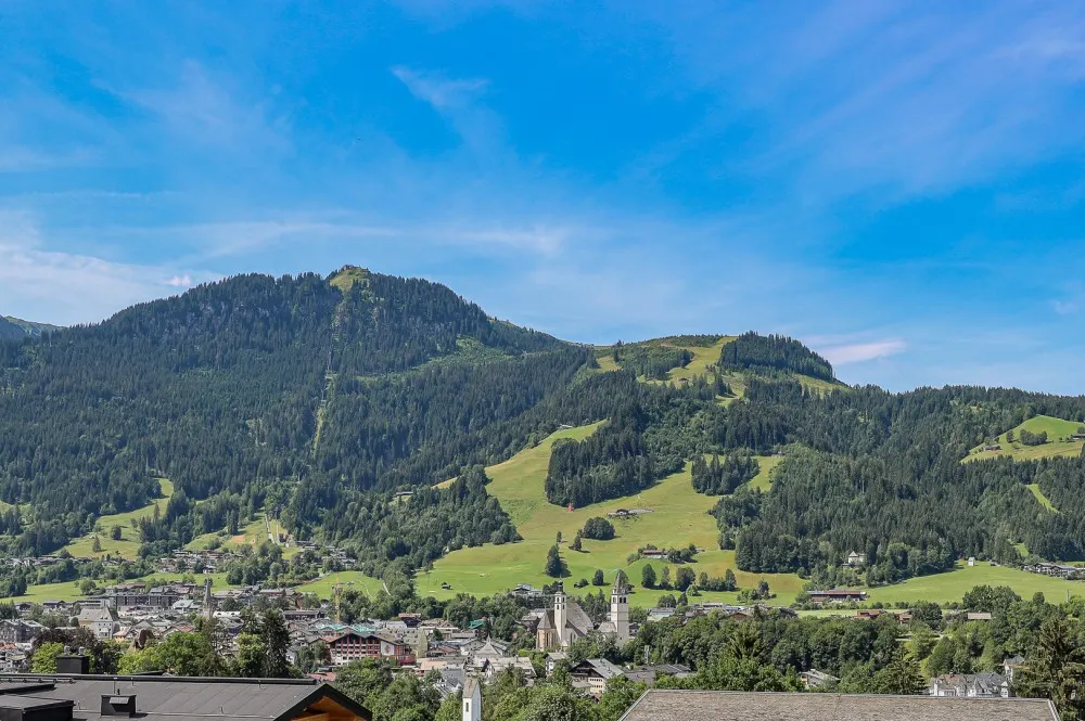 Exklusive Dachgeschosswohnung am Sonnberg mit Blick über Kitzbühel - KITZIMMO.