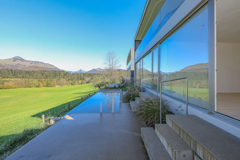 KITZIMMO-Luxusvilla mit Pool und Bergblick in Toplage kaufen - Immobilien Schwendt.