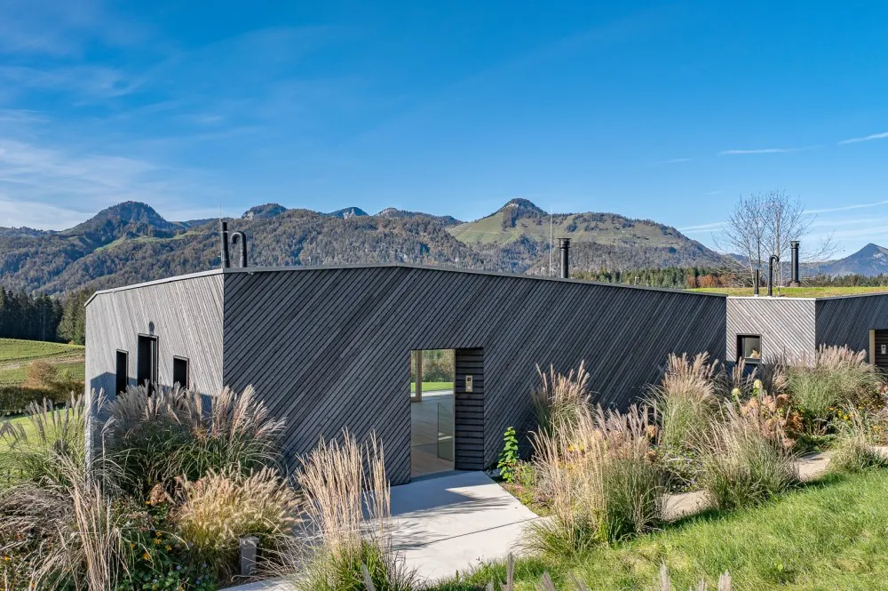 KITZIMMO-Luxusvilla mit Pool und Bergblick in Toplage kaufen - Immobilien Schwendt.