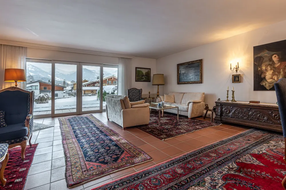 KITZIMMO-Domizil mit Potenzial in zentrumsnaher Ruhelage - Ski Out - Immobilien Kitzbühel.