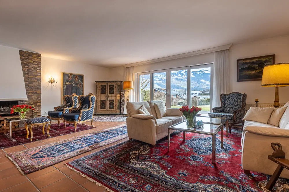 KITZIMMO-Domizil mit Potenzial in zentrumsnaher Ruhelage - Ski Out - Immobilien Kitzbühel.