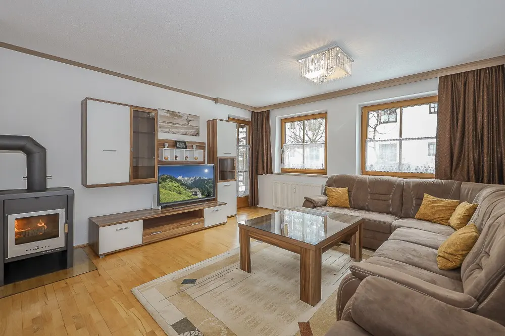 KITZIMMO-Gartenwohnung in zentraler Ruhelage kaufen - Immobilien Kirchberg.-2