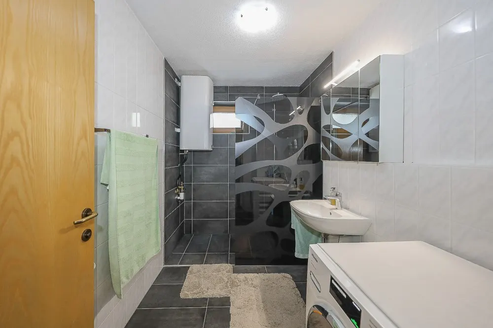 KITZIMMO-Gartenwohnung in zentraler Ruhelage kaufen - Immobilien Kirchberg.-8
