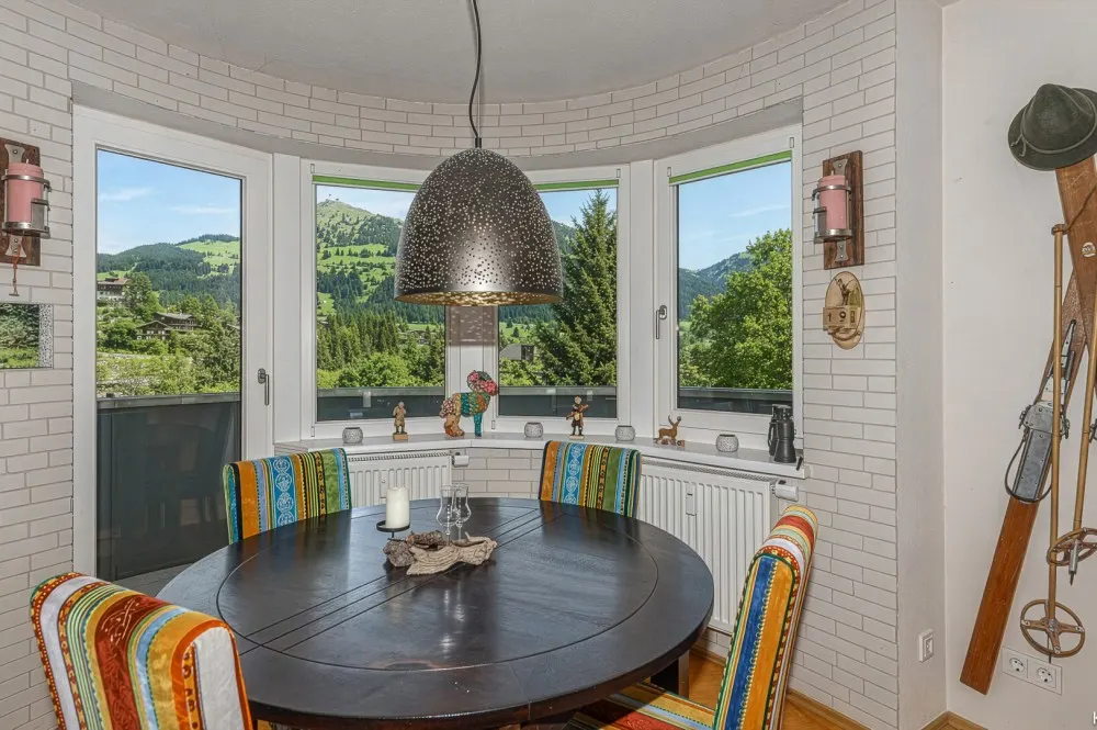 KITZIMMO-Dachgeschosswohnung mit traumhaftem Ausblick - Immobilien Kitzbühel.-8