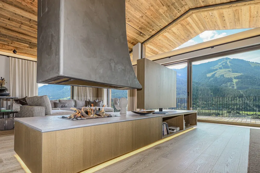 KITZIMMO-Luxusvilla mit Pool in Toplage kaufen - Immobilien Brixen im Thale.