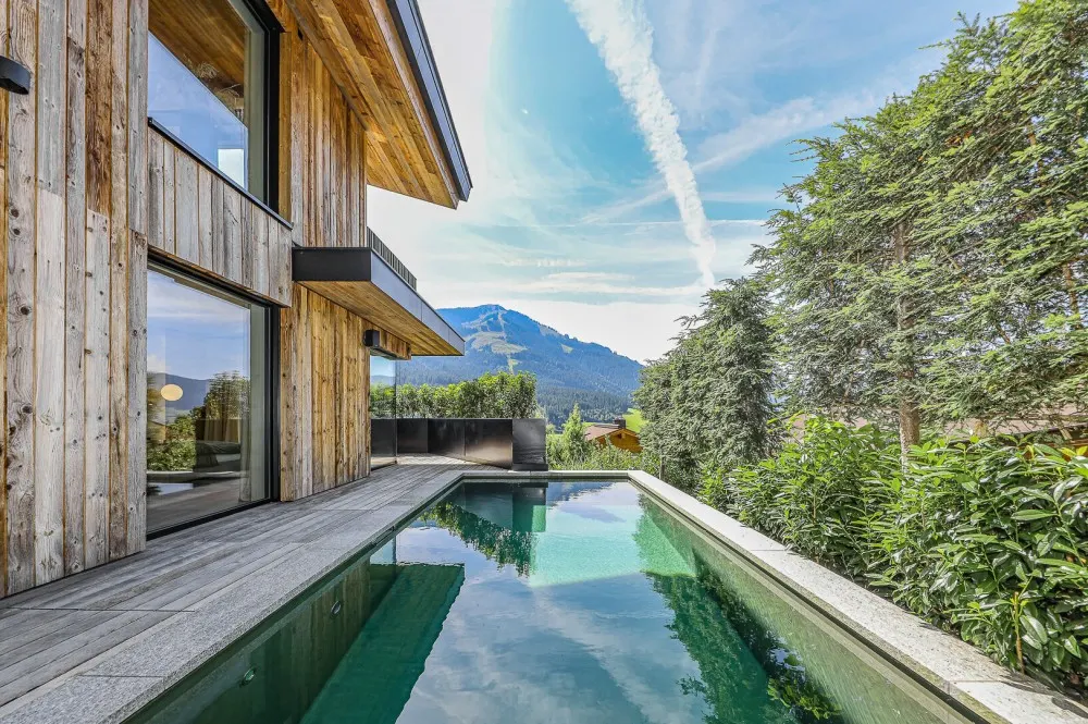KITZIMMO-Luxusvilla mit Pool in Toplage kaufen - Immobilien Brixen im Thale.