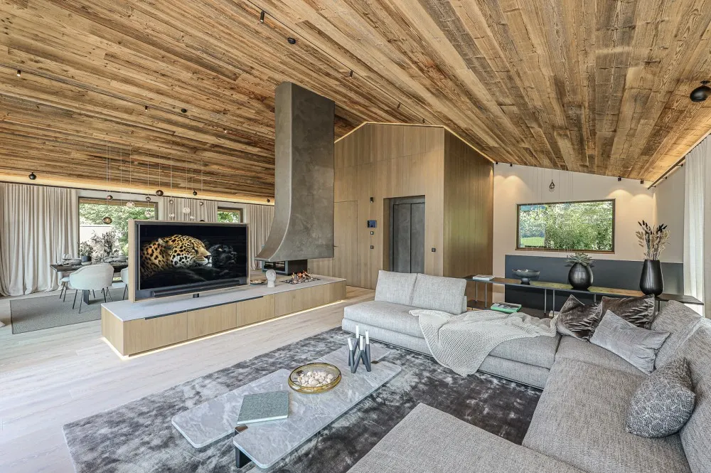 KITZIMMO-Luxusvilla mit Pool in Toplage kaufen - Immobilien Brixen im Thale.