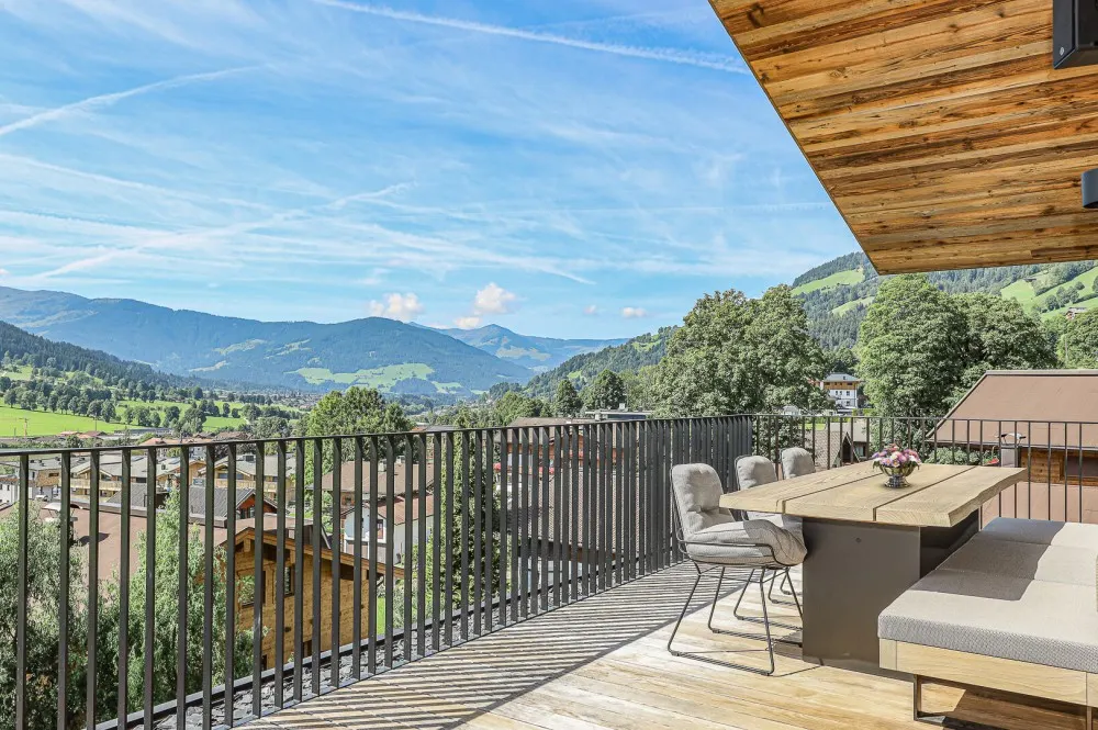 KITZIMMO-Luxusvilla mit Pool in Toplage kaufen - Immobilien Brixen im Thale.