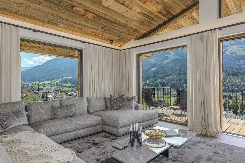 KITZIMMO-Luxusvilla mit Pool in Toplage kaufen - Immobilien Brixen im Thale.