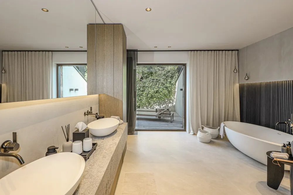 KITZIMMO-Luxusvilla mit Pool in Toplage kaufen - Immobilien Brixen im Thale.