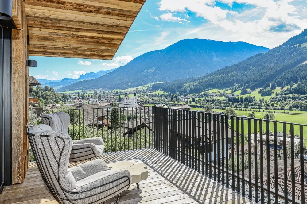 KITZIMMO-Luxusvilla mit Pool in Toplage kaufen - Immobilien Brixen im Thale.