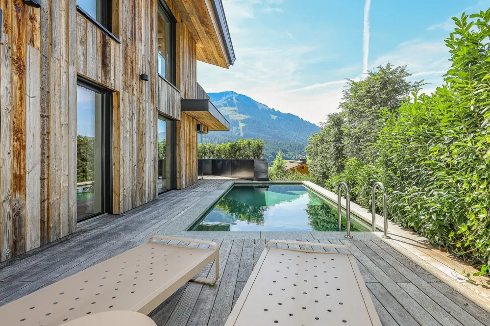 KITZIMMO-Luxusvilla mit Pool in Toplage kaufen - Immobilien Brixen im Thale.