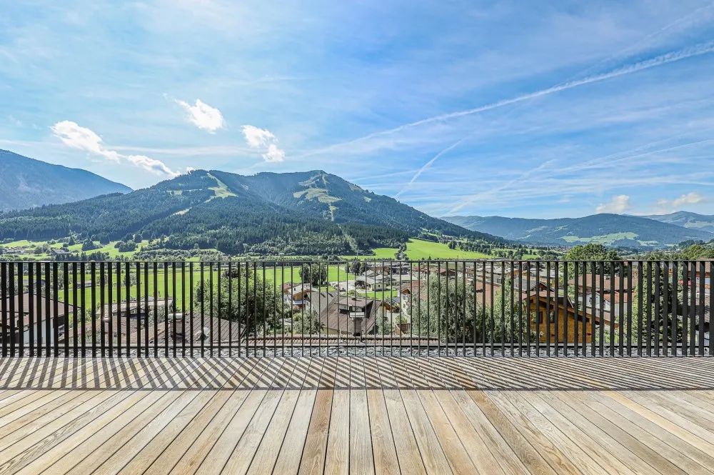 KITZIMMO-Luxusvilla mit Pool in Toplage kaufen - Immobilien Brixen im Thale.