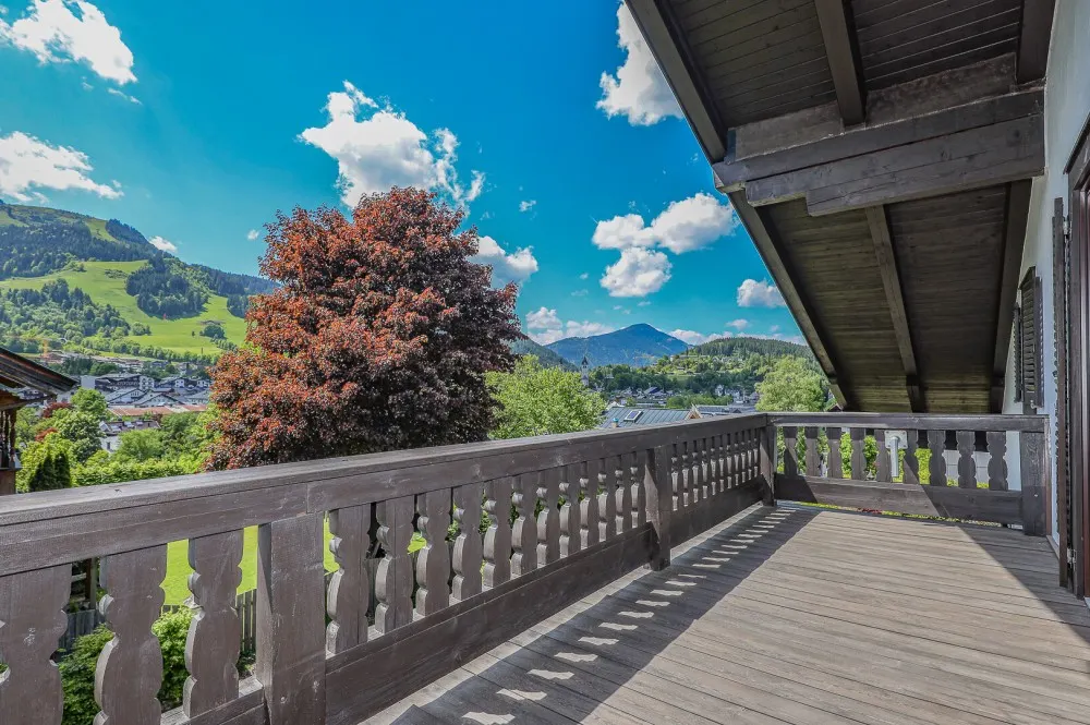 KITZIMMO-Exklusiver Freizeitwohnsitz am Sonnberg mit Panoramablick kaufen - Immobilien Kitzbühel.