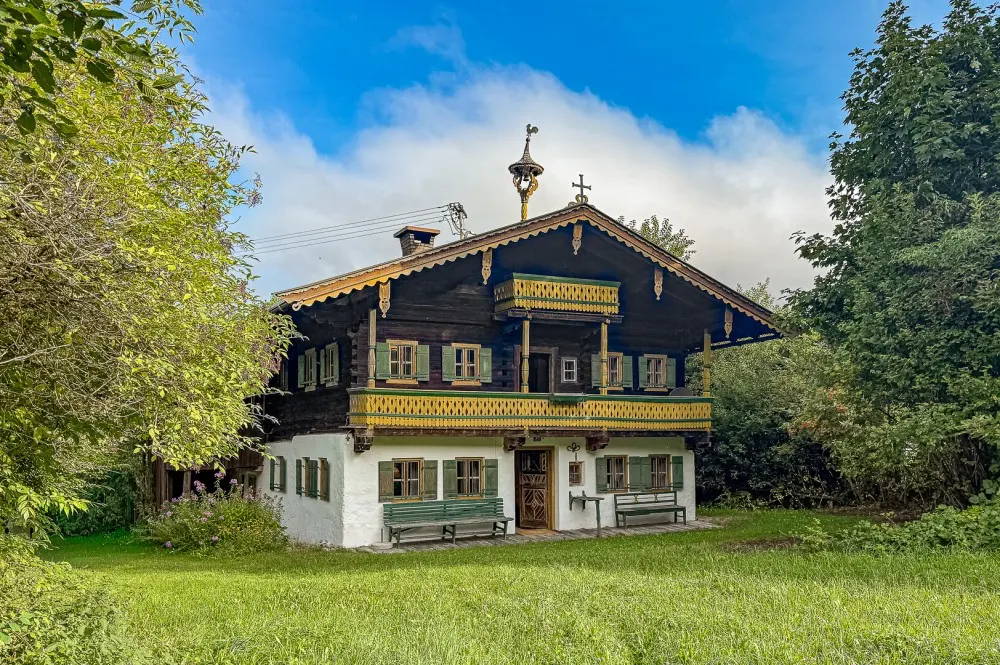 KITZIMMO-Historisches Bauernhaus in traumhafter Lage kaufen - Immobilien Erpfendorf.