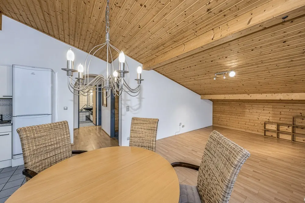 KITZIMMO-Dachgeschosswohnung mit Bergblick kaufen - Immobilien Kitzbühel.