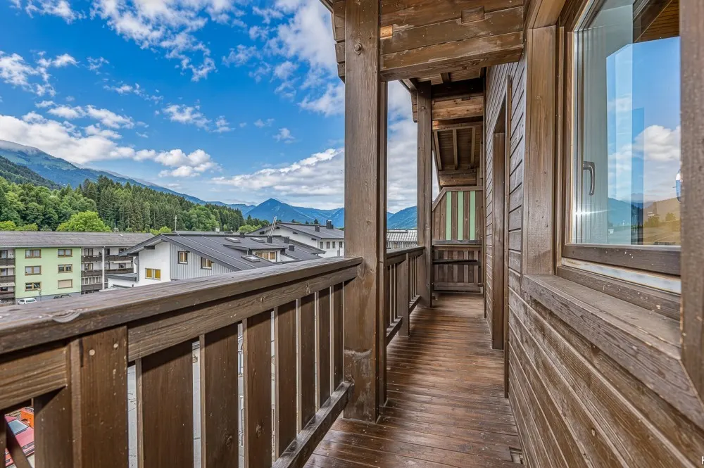 KITZIMMO-Dachgeschosswohnung mit Bergblick kaufen - Immobilien Kitzbühel.-7