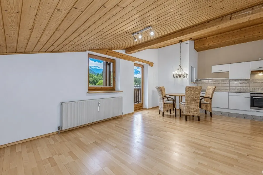 KITZIMMO-Dachgeschosswohnung mit Bergblick kaufen - Immobilien Kitzbühel.-3