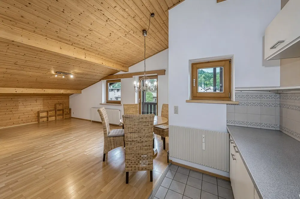 KITZIMMO-Dachgeschosswohnung mit Bergblick kaufen - Immobilien Kitzbühel.-4